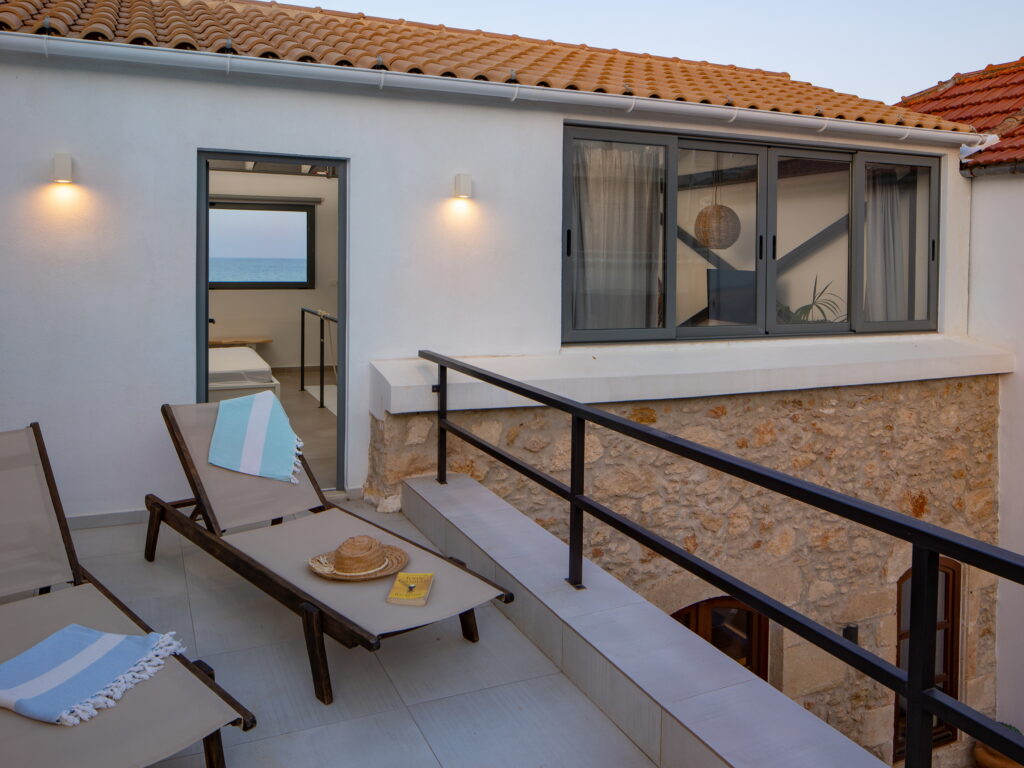 Omorphi Seaside Villa, Kalyves